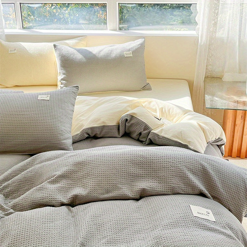 Joyful and Lively Four-Piece Bedding Set with Duvet Cover*1 + Fitted Sheet*1 + Pillowcases*2