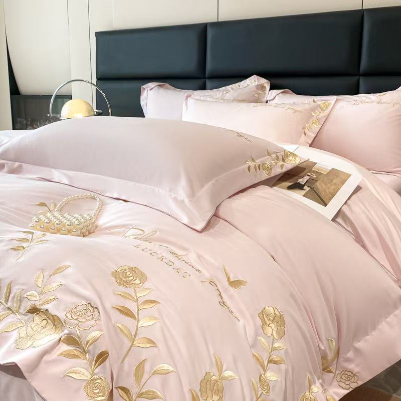 2025 Autumn And Winter Simple Luxury Style Four-Piece Set Includes
