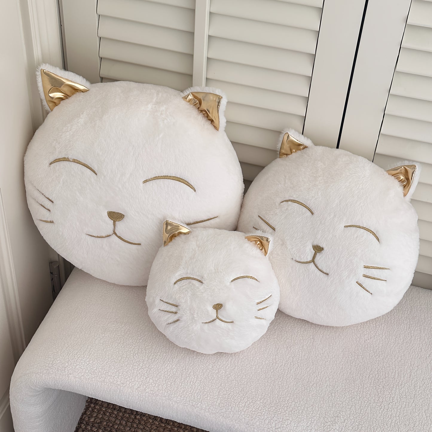 Golden Fluffy Cat Pillow Golden Fluffy Cat Pillow - Cartoon-Themed Decorative Pillow for Home Decor