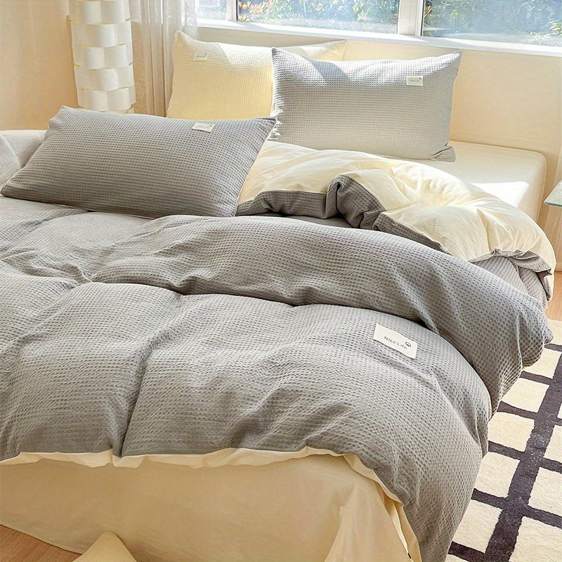 Joyful and Lively Four-Piece Bedding Set with Duvet Cover*1 + Fitted Sheet*1 + Pillowcases*2
