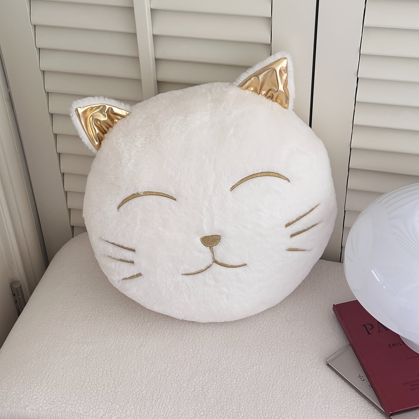 Golden Fluffy Cat Pillow Golden Fluffy Cat Pillow - Cartoon-Themed Decorative Pillow for Home Decor