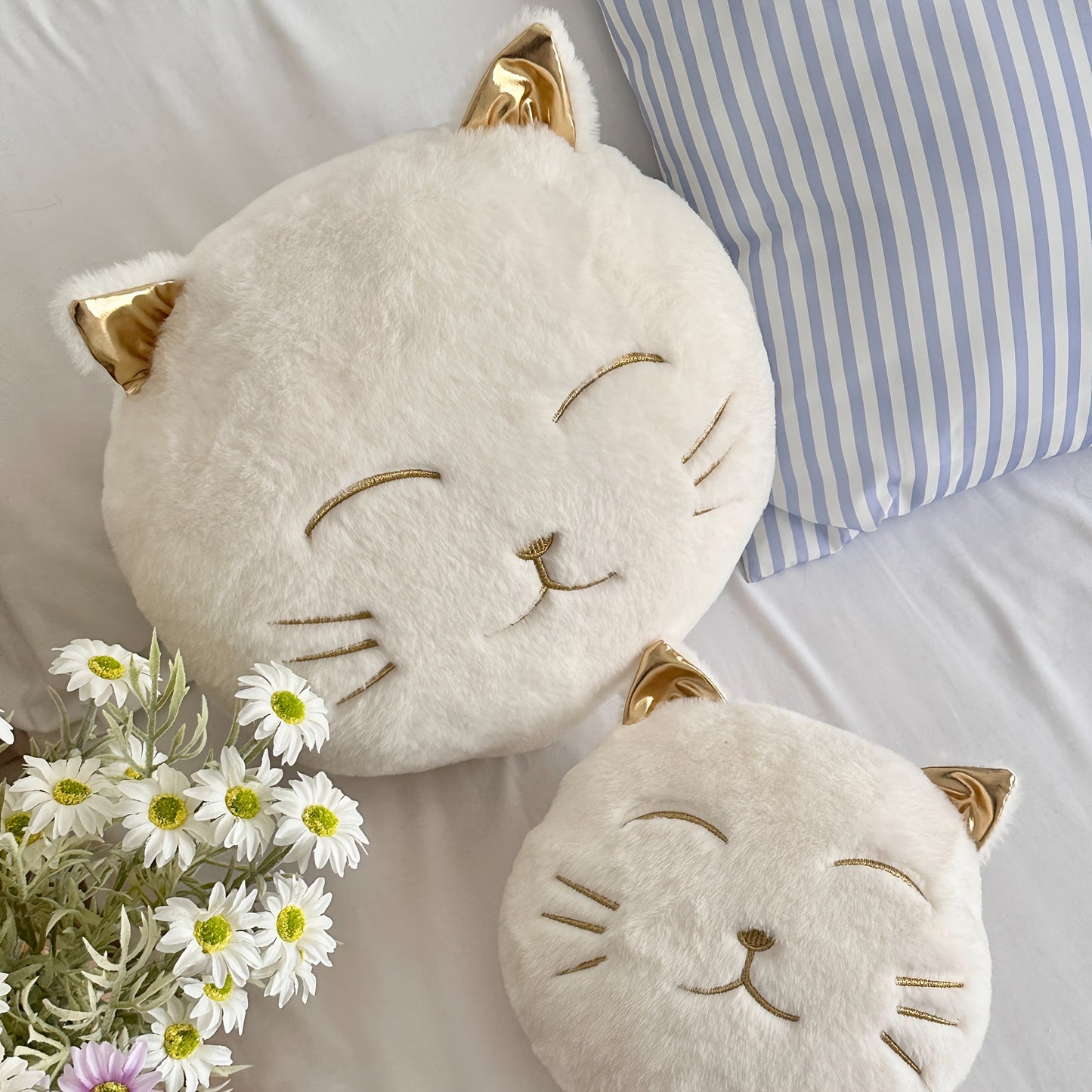 Golden Fluffy Cat Pillow Golden Fluffy Cat Pillow - Cartoon-Themed Decorative Pillow for Home Decor