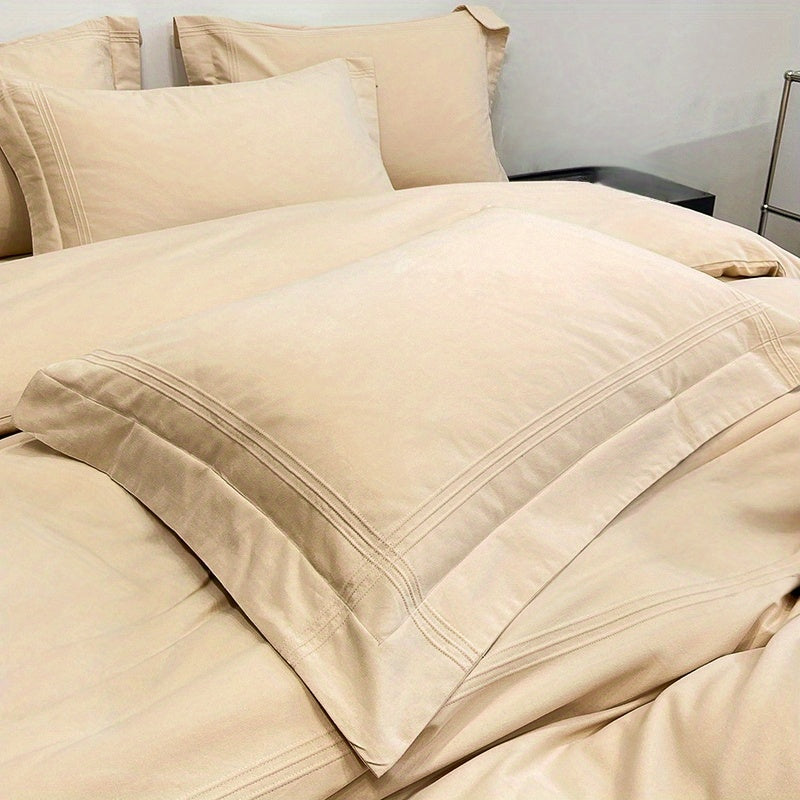 Warm Four-Piece Bedding Set: Includes 1 Duvet Cover + 1 Fitted Sheet + 2 Pillowcases