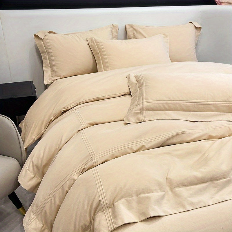 Warm Four-Piece Bedding Set: Includes 1 Duvet Cover + 1 Fitted Sheet + 2 Pillowcases