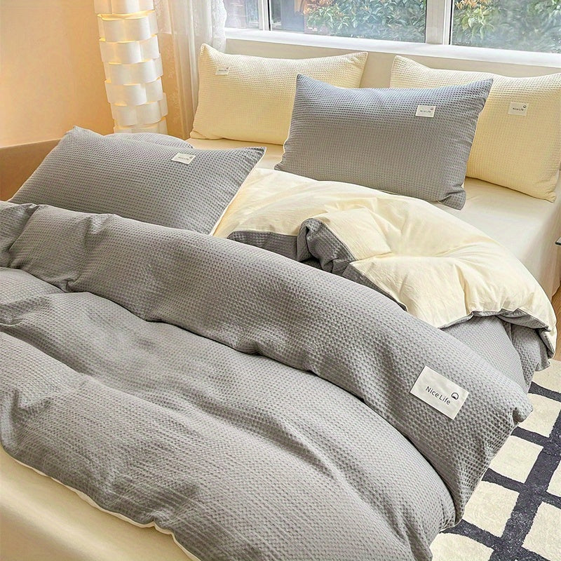 Joyful and Lively Four-Piece Bedding Set with Duvet Cover*1 + Fitted Sheet*1 + Pillowcases*2