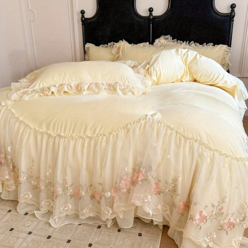 Stylish and Exquisite Four-Piece Bedding Set with Duvet Cover*1 + Fitted Sheet*1 + Pillowcases*2