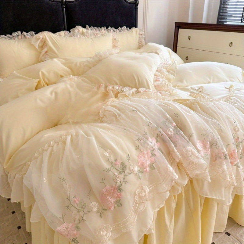 Stylish and Exquisite Four-Piece Bedding Set with Duvet Cover*1 + Fitted Sheet*1 + Pillowcases*2